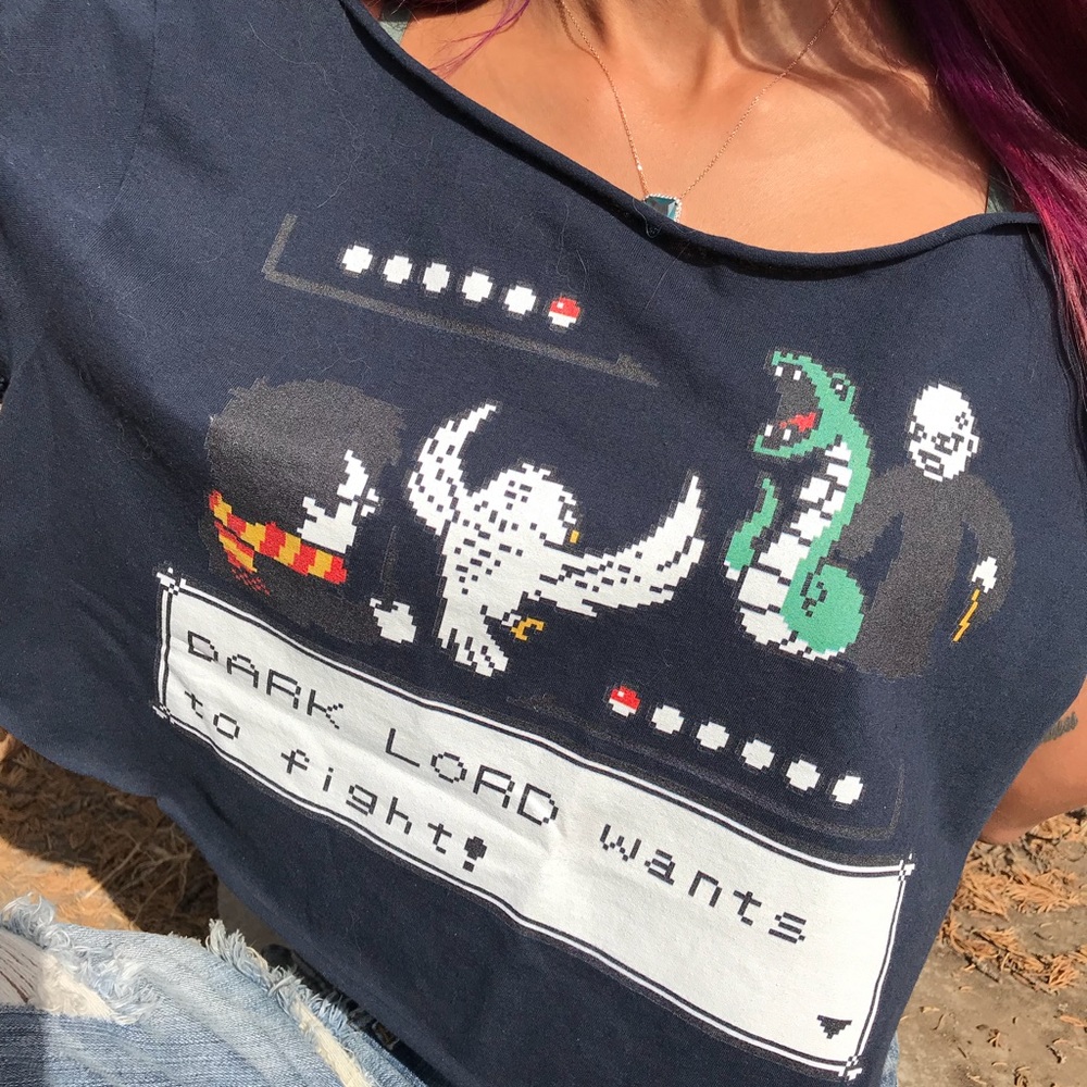 Harry/Voldemort Poke Battle Rolled Sleeve Crop Top